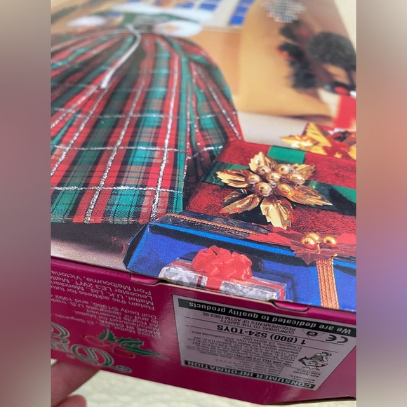 NIB 1994 Winter's Eve Barbie Doll Special Edition - Picture 4 of 6